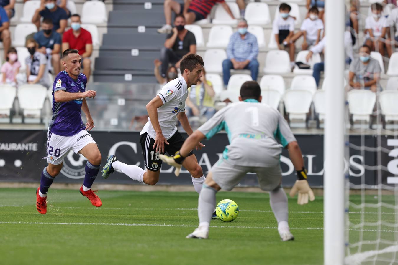 Fotos: Derrota del Real Valladolid en Burgos (3-0)