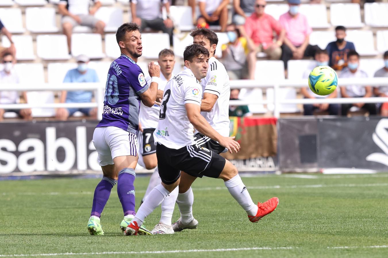 Fotos: Derrota del Real Valladolid en Burgos (3-0)