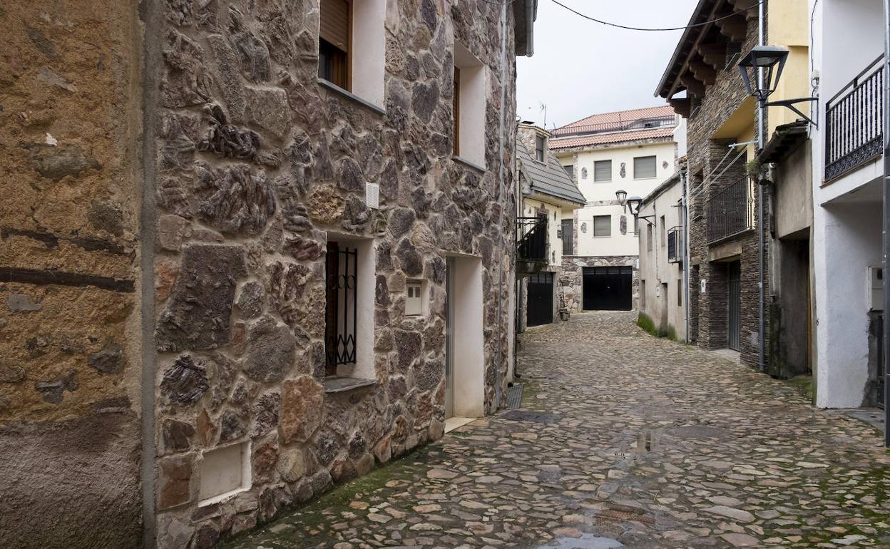 Una calle de Monsagro. 