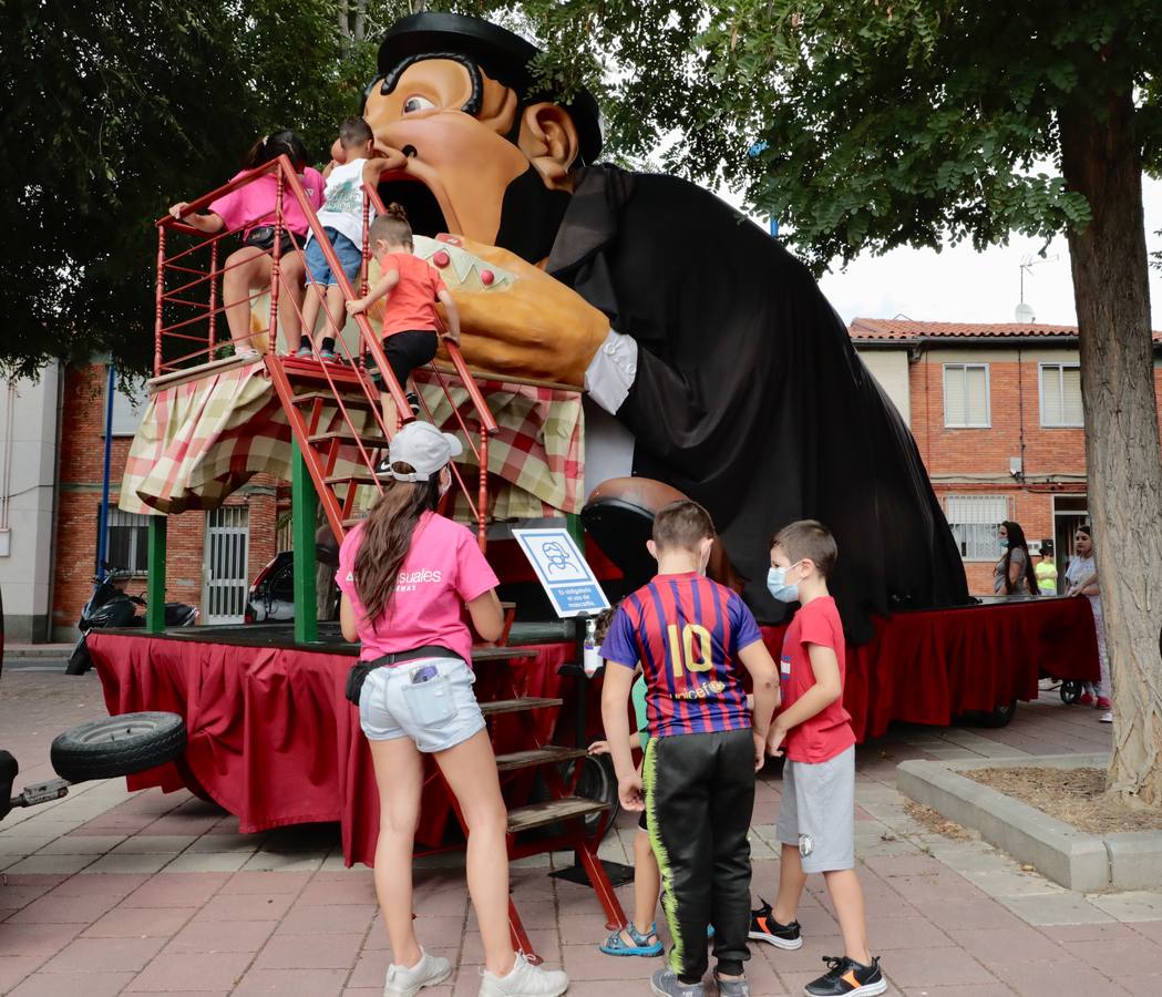 Fotos: El Tragaldabas visita el barrio España