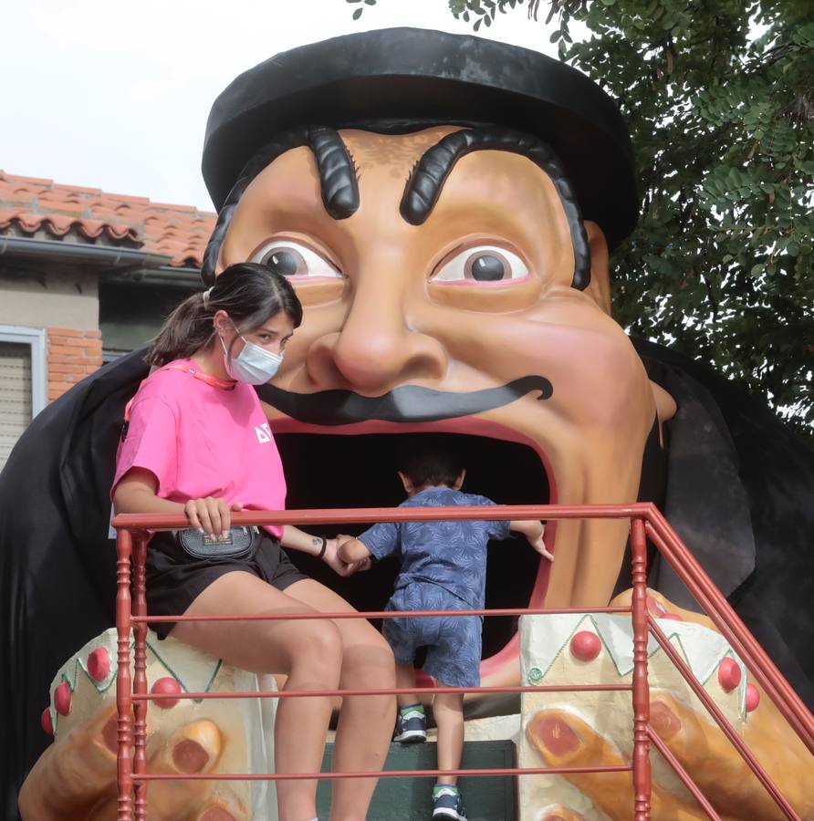 Fotos: El Tragaldabas visita el barrio España