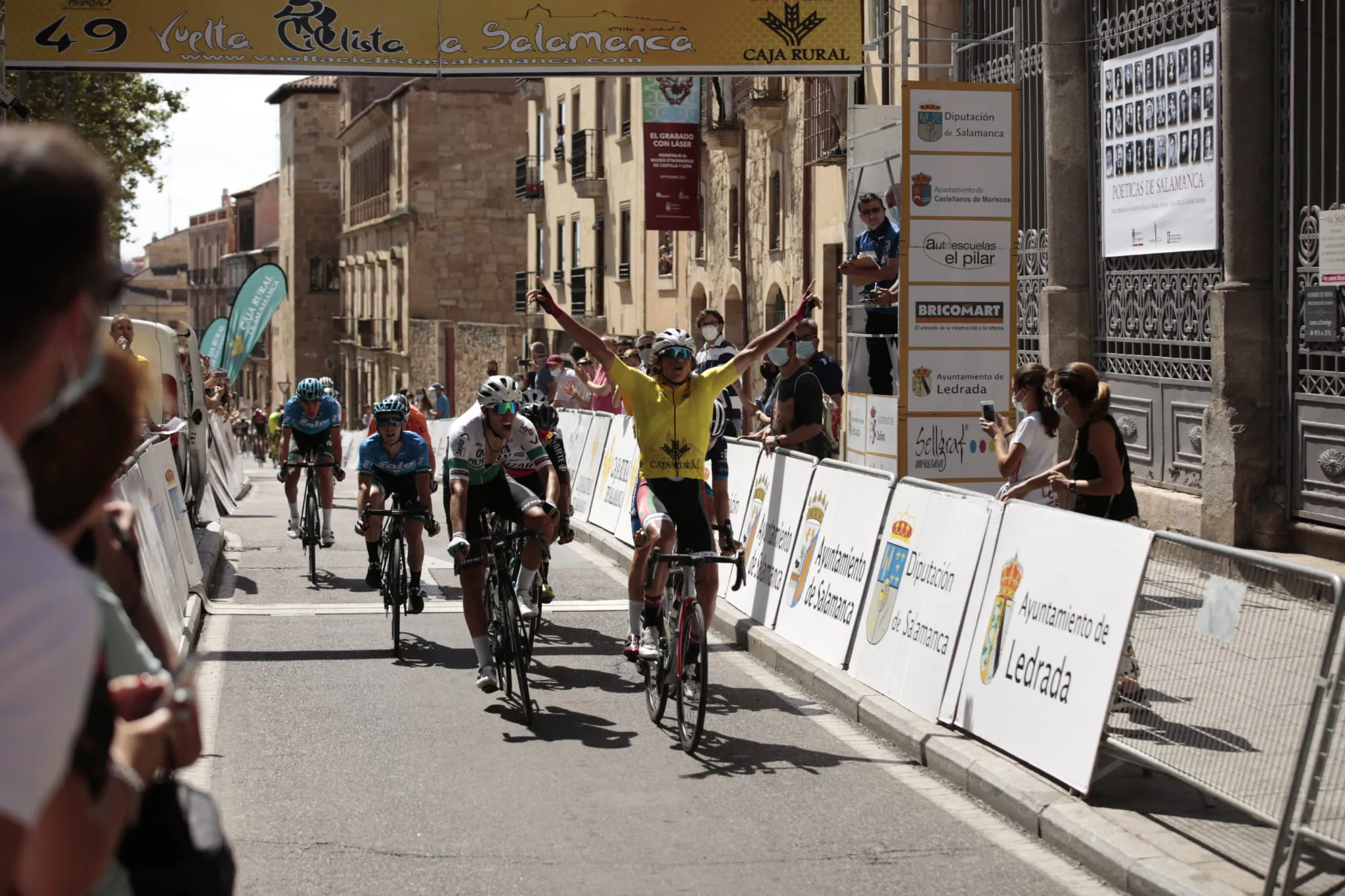 Rangel entra vencedor en la meta de Salamanca. 