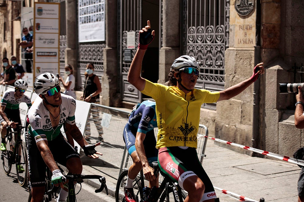 Etapa y maillot amarillo para Vinicius en la última etapa de la Vuelta a Salamanca