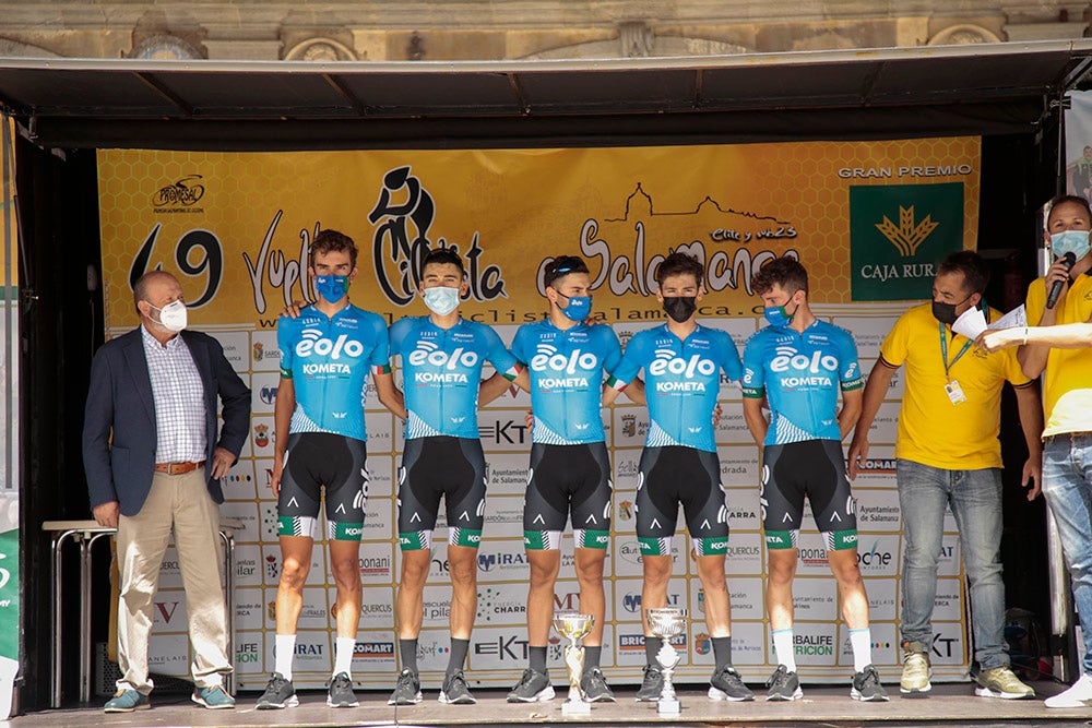 Etapa y maillot amarillo para Vinicius en la última etapa de la Vuelta a Salamanca