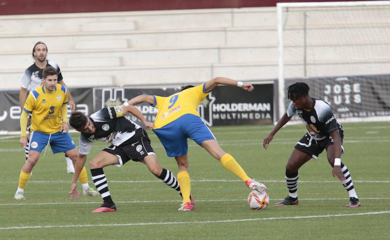 El Real Salamanca Monterrey supera a un Unionistas 'canterano' con susto para Edu Cortina (2-1)