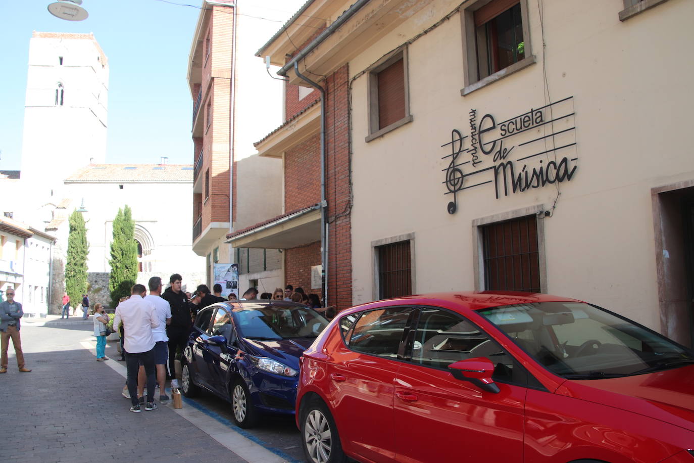 Entrada a la escuela de música de Cuéllar.