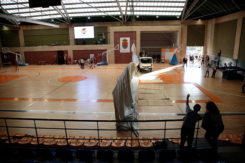 El Aquimisa CD Carbajosa pudo dedicar la victoria a su jugador Ángel Carcaño, evacuado al hospital durante el calentamiento tras la caída de una estructura del techo sobre la pista 