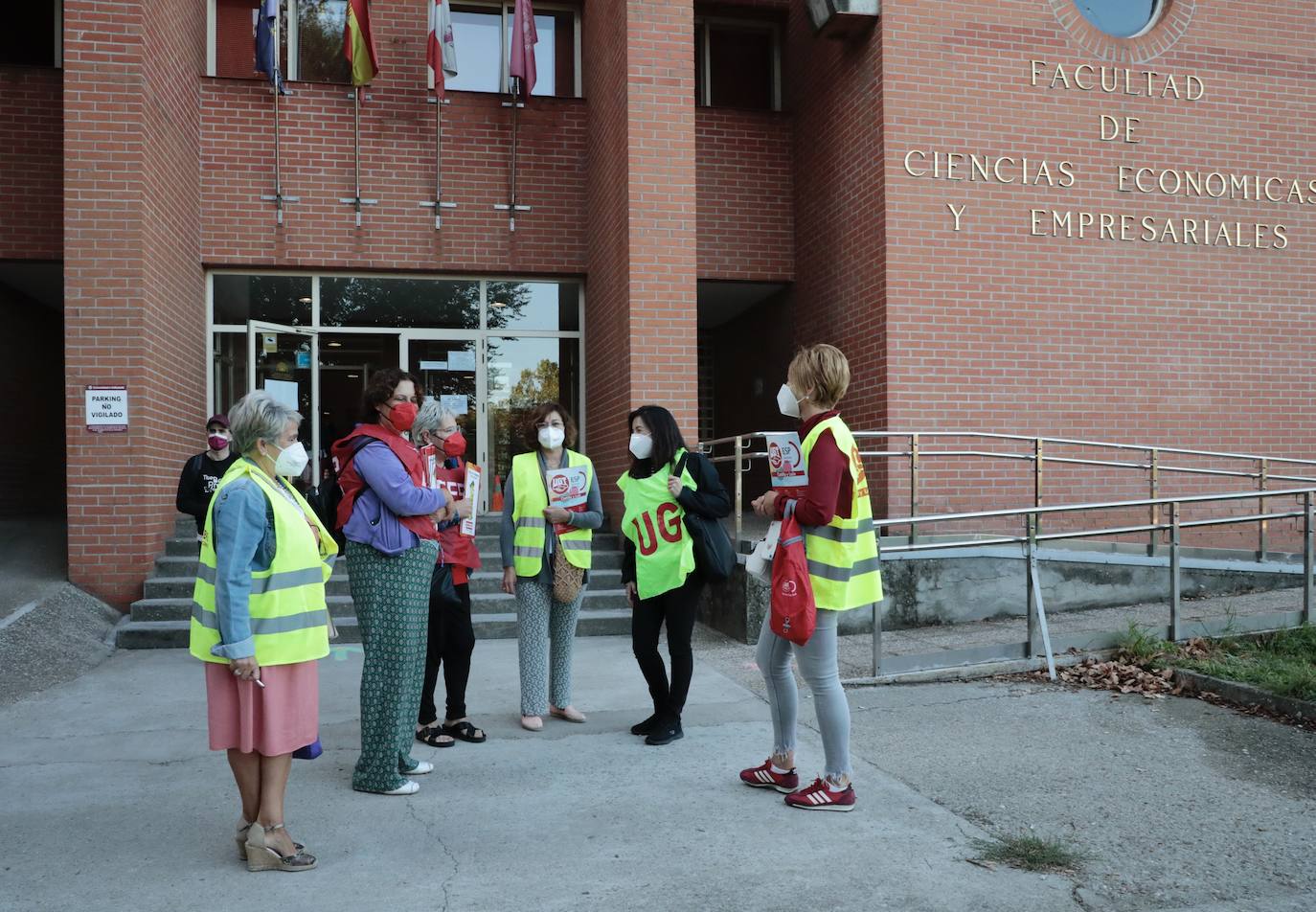 El examen de las oposiciones de Correos se ha celebrado en la Facultad de Económicas de Valladolid. 
