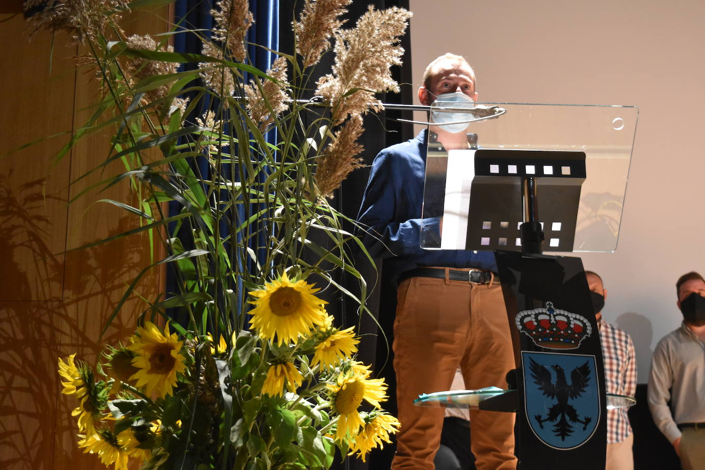 Fotos: Wifredo Román recibe emocionado en Aguilar de Campoo el premio Arco