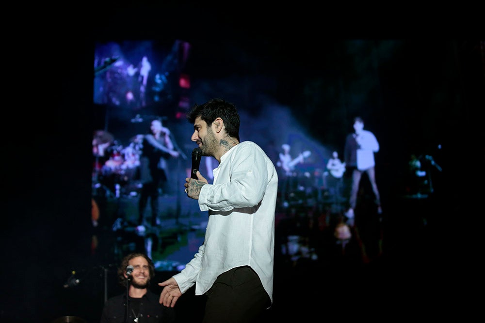 Melendi llena el campo de fútbol de Puente Ladrillo para el último concierto de su gira