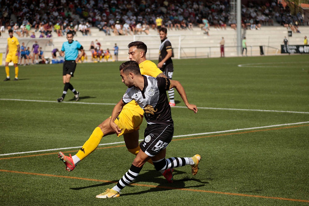 Goleada de Unionistas por 3-0 al Extremadura UD con dos goles del "pichichi" Rayco