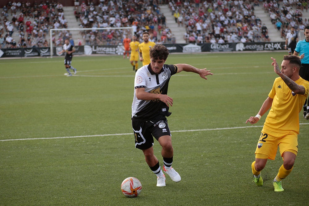 Goleada de Unionistas por 3-0 al Extremadura UD con dos goles del "pichichi" Rayco