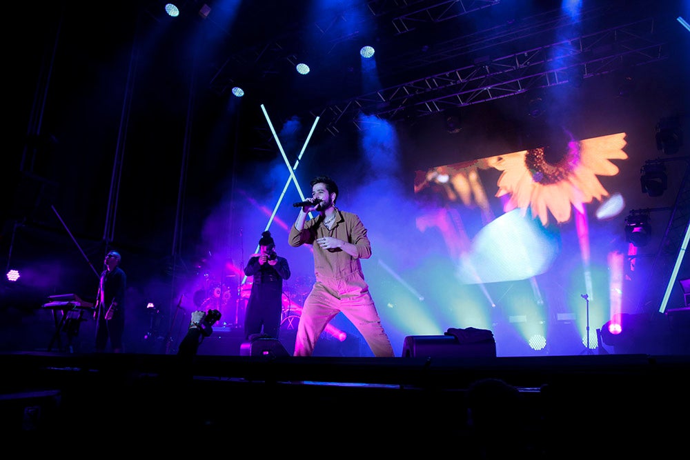 La lluvia dio un respiro a los fans de Camilo y permitió la realización del concierto de forma íntegra y puntual