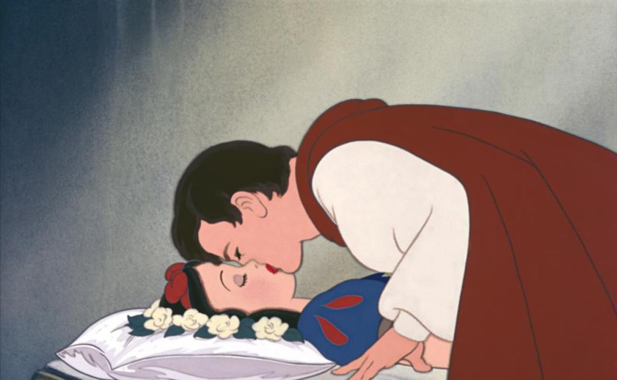 Esta escena de Blancanieves está siendo revisada porque estando ella dormida el beso no fue consentido