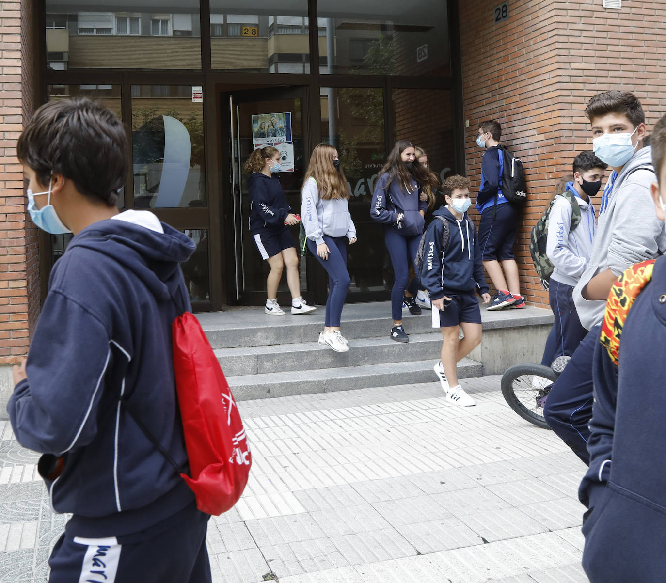 Fotos: Siete mil alumnos de ESO y Bachillerato vuelven a clase