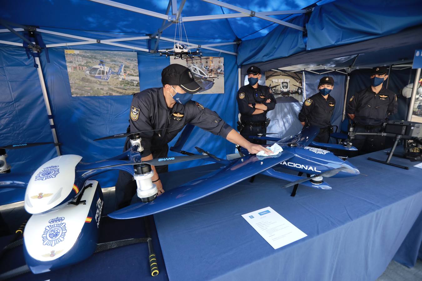 Fotos: Exposición del Día de la Policía en la Acera de Recoletos de Valladolid