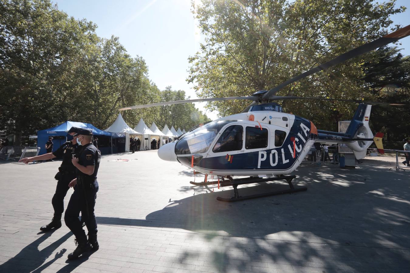 Fotos: Exposición del Día de la Policía en la Acera de Recoletos de Valladolid