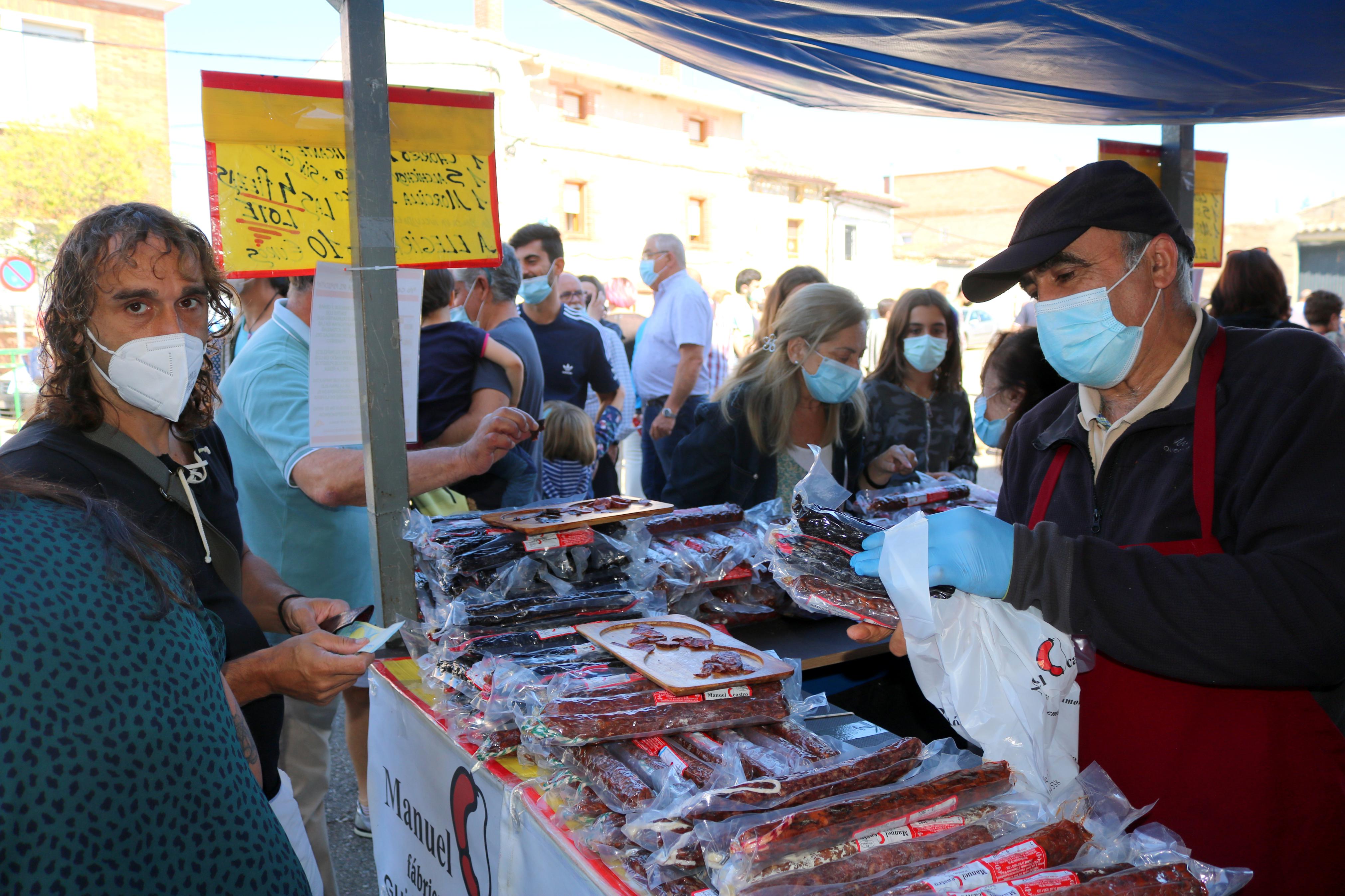 La Feria del Pimiento registró numerosa afluencia de público durante toda la jornada