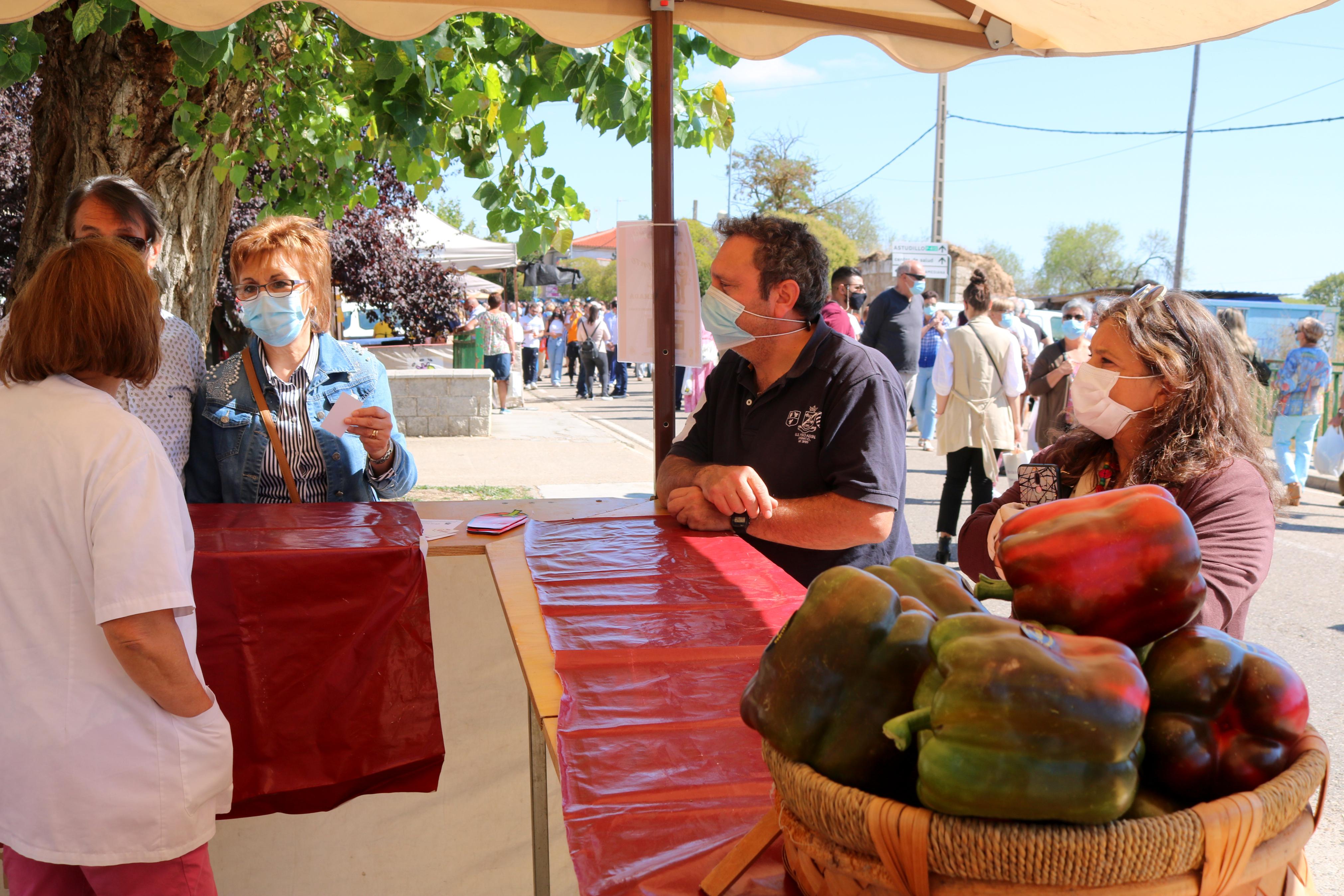 La Feria del Pimiento registró numerosa afluencia de público durante toda la jornada