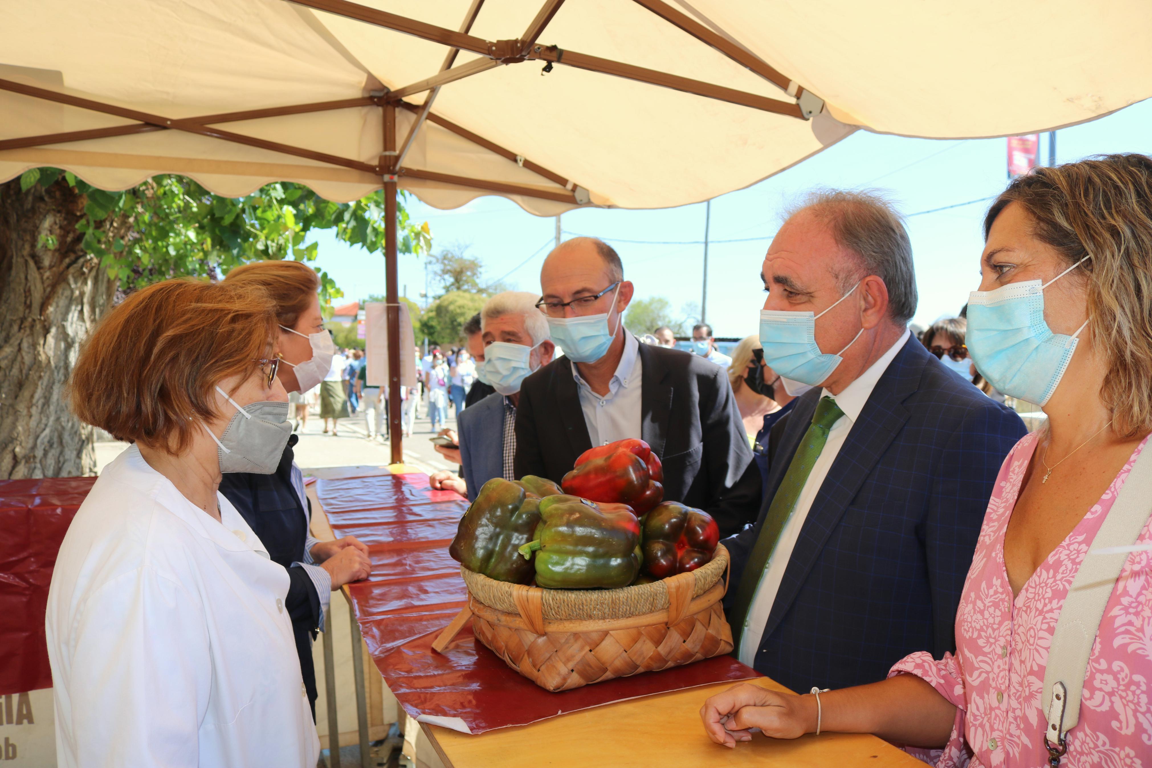 La Feria del Pimiento registró numerosa afluencia de público durante toda la jornada