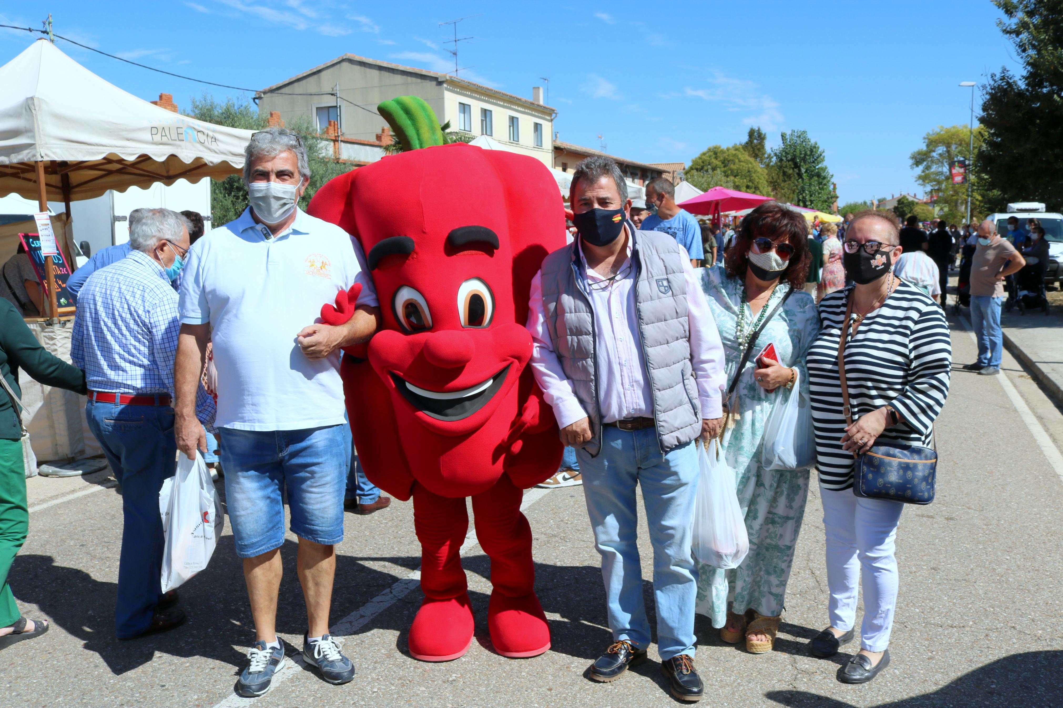 La Feria del Pimiento registró numerosa afluencia de público durante toda la jornada