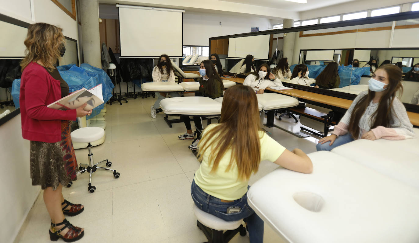 Fotos: Los ciclos de FP vuelven a las aulas en Palencia