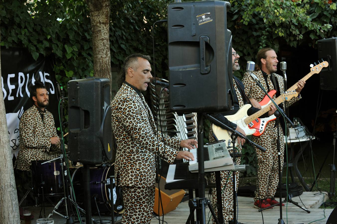 Fotos: Actuación de The Iberians en la terraza &#039;Los Guindales&#039; de Santovenia de Pisuerga