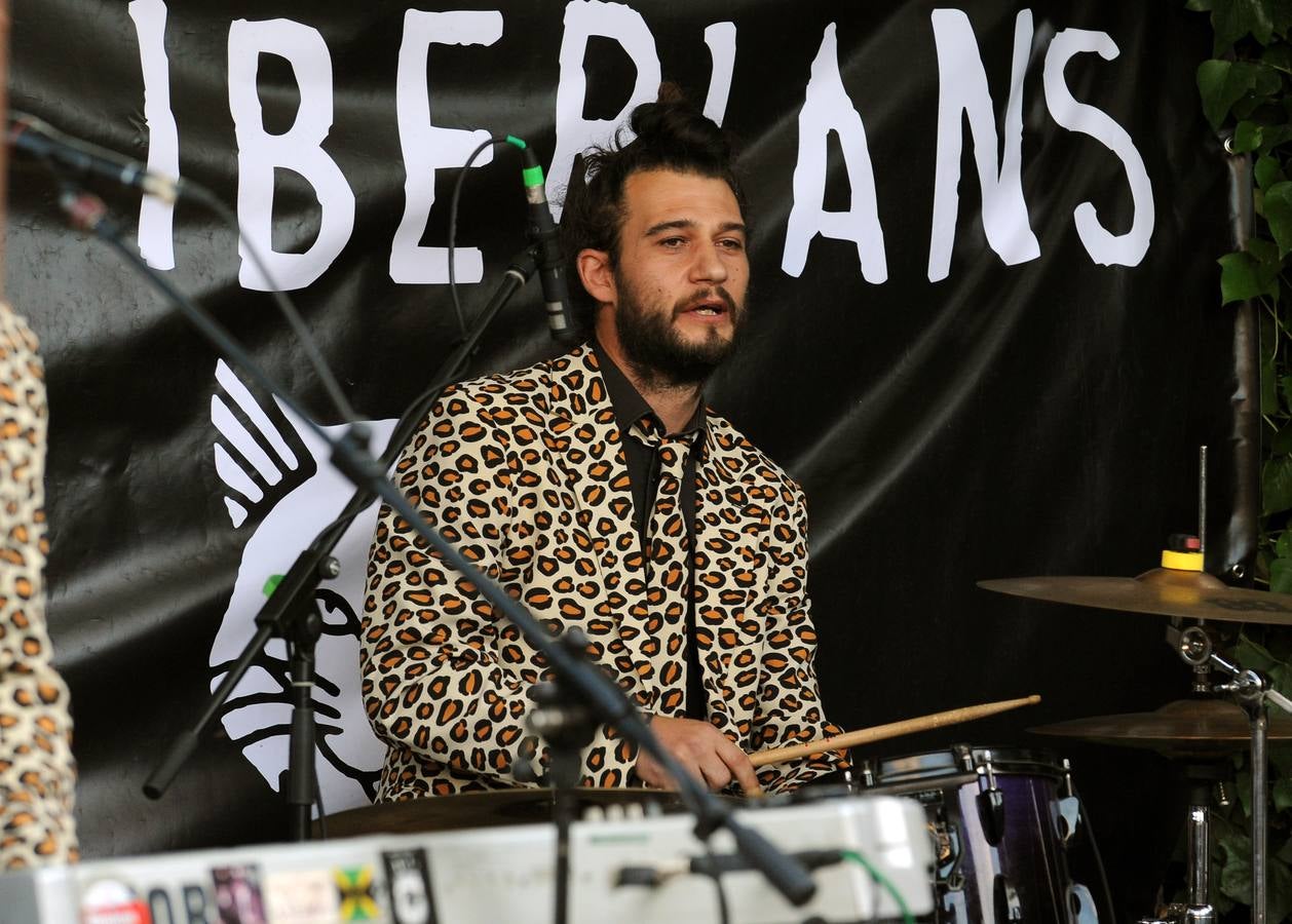 Fotos: Actuación de The Iberians en la terraza &#039;Los Guindales&#039; de Santovenia de Pisuerga