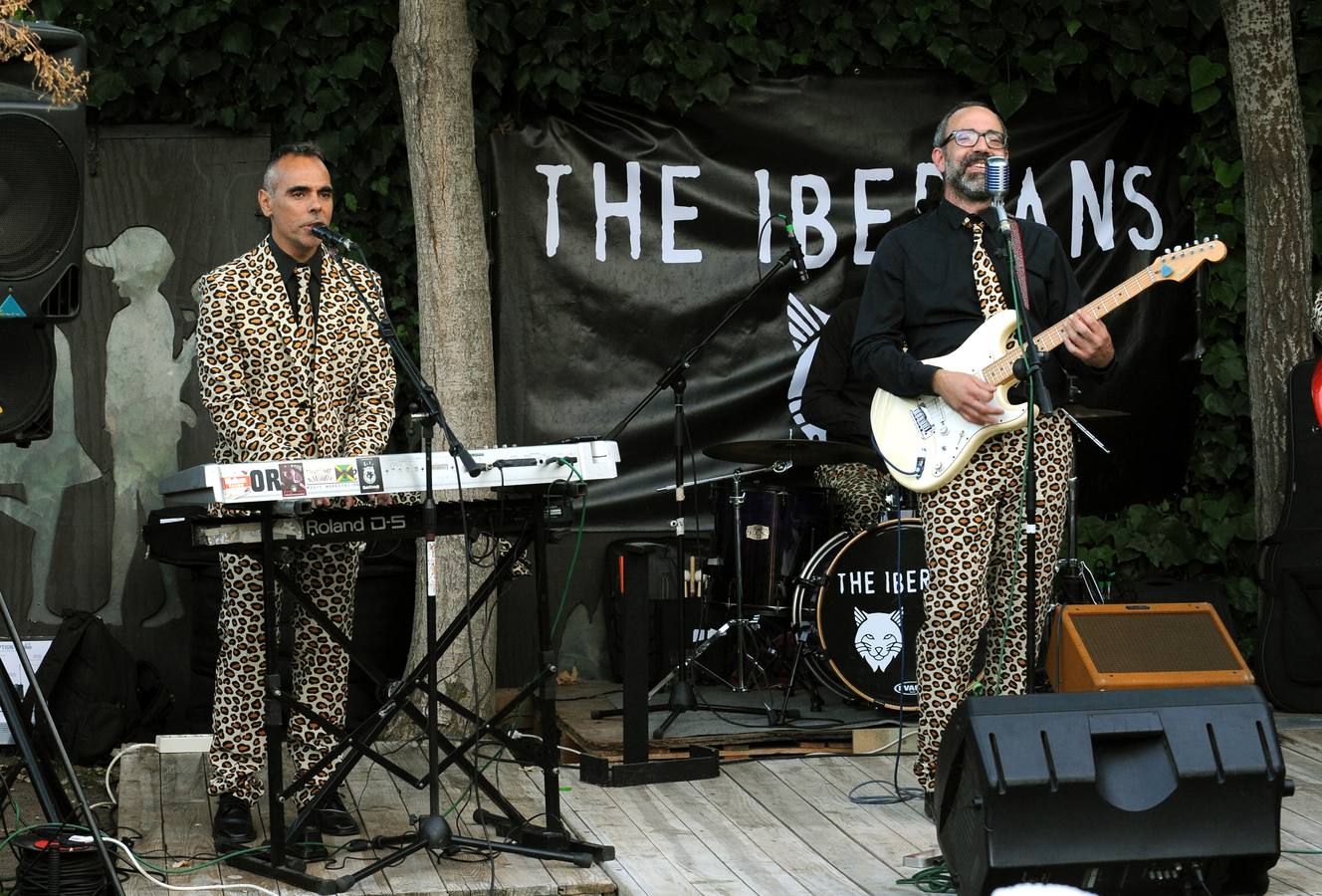 Fotos: Actuación de The Iberians en la terraza &#039;Los Guindales&#039; de Santovenia de Pisuerga