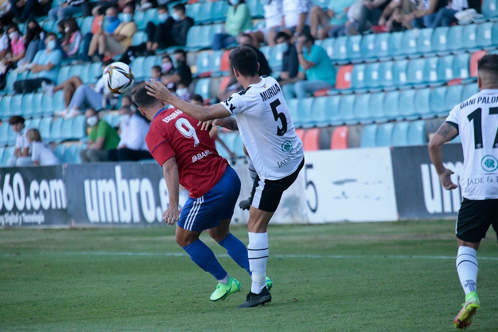 Empate a cero entre Salamanca CF UDS y Bergantiños FC en la vuelta de Uxio da Pena al Helmántico