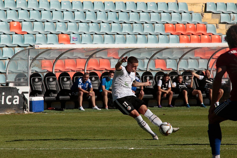 Empate a cero entre Salamanca CF UDS y Bergantiños FC en la vuelta de Uxio da Pena al Helmántico