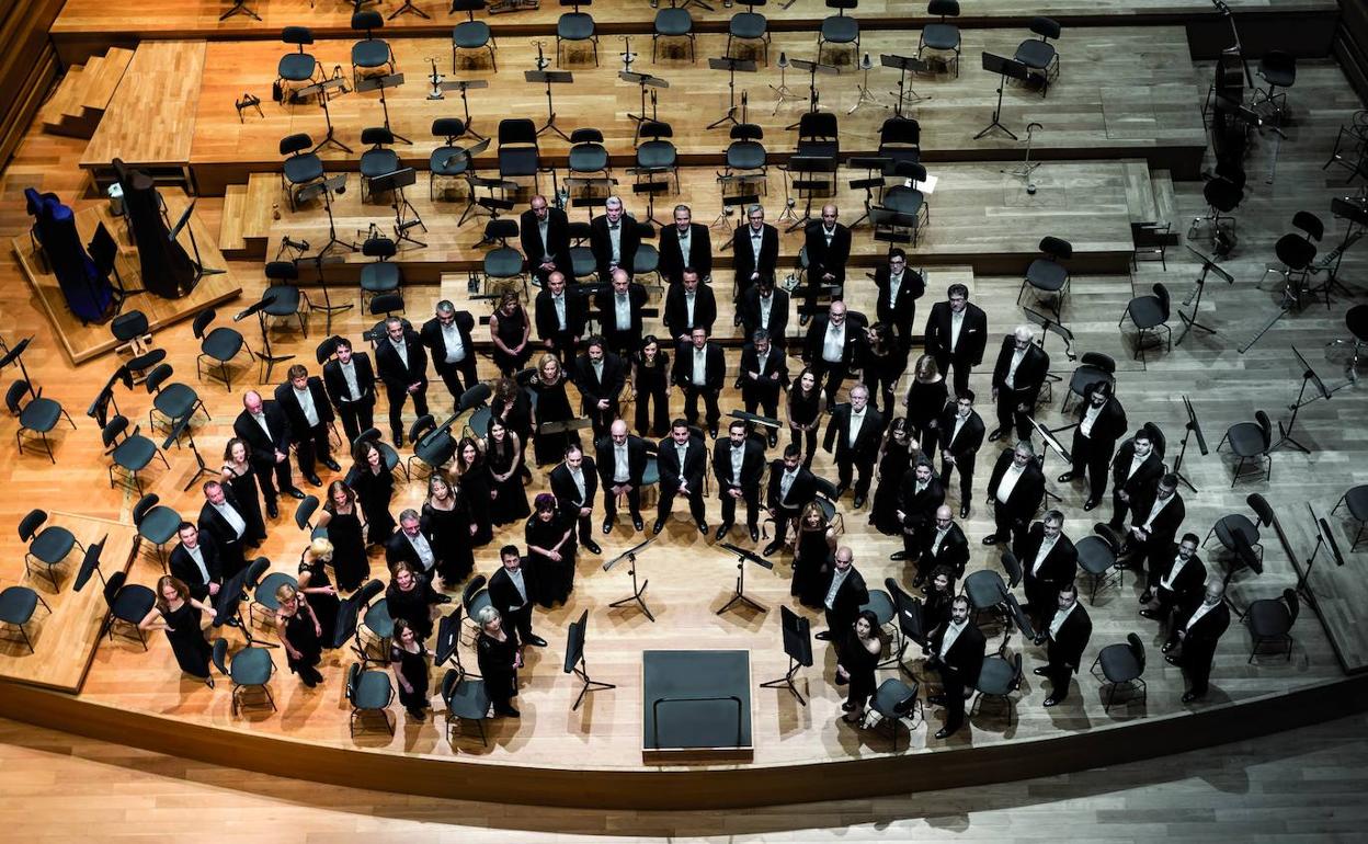 Foto oficial de la Orquesta Sinfónica de Castilla y León para esta temporada.