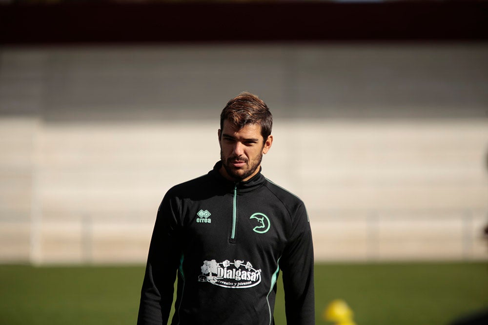 Mandi Sosa ya se entrena junto a sus compañeros en el Reina Sofía en su regreso a Unionistas, preparando el partido del domingo ante el Deportivo de La Coruña 