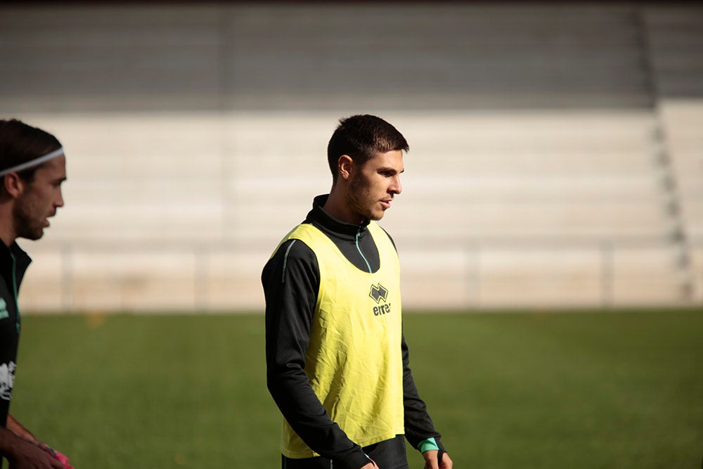 Mandi Sosa ya se entrena junto a sus compañeros en el Reina Sofía en su regreso a Unionistas, preparando el partido del domingo ante el Deportivo de La Coruña 