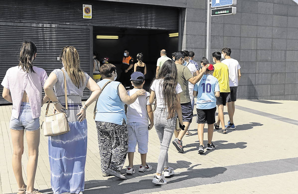 Vacunación en el centro Miguel Delibes. 