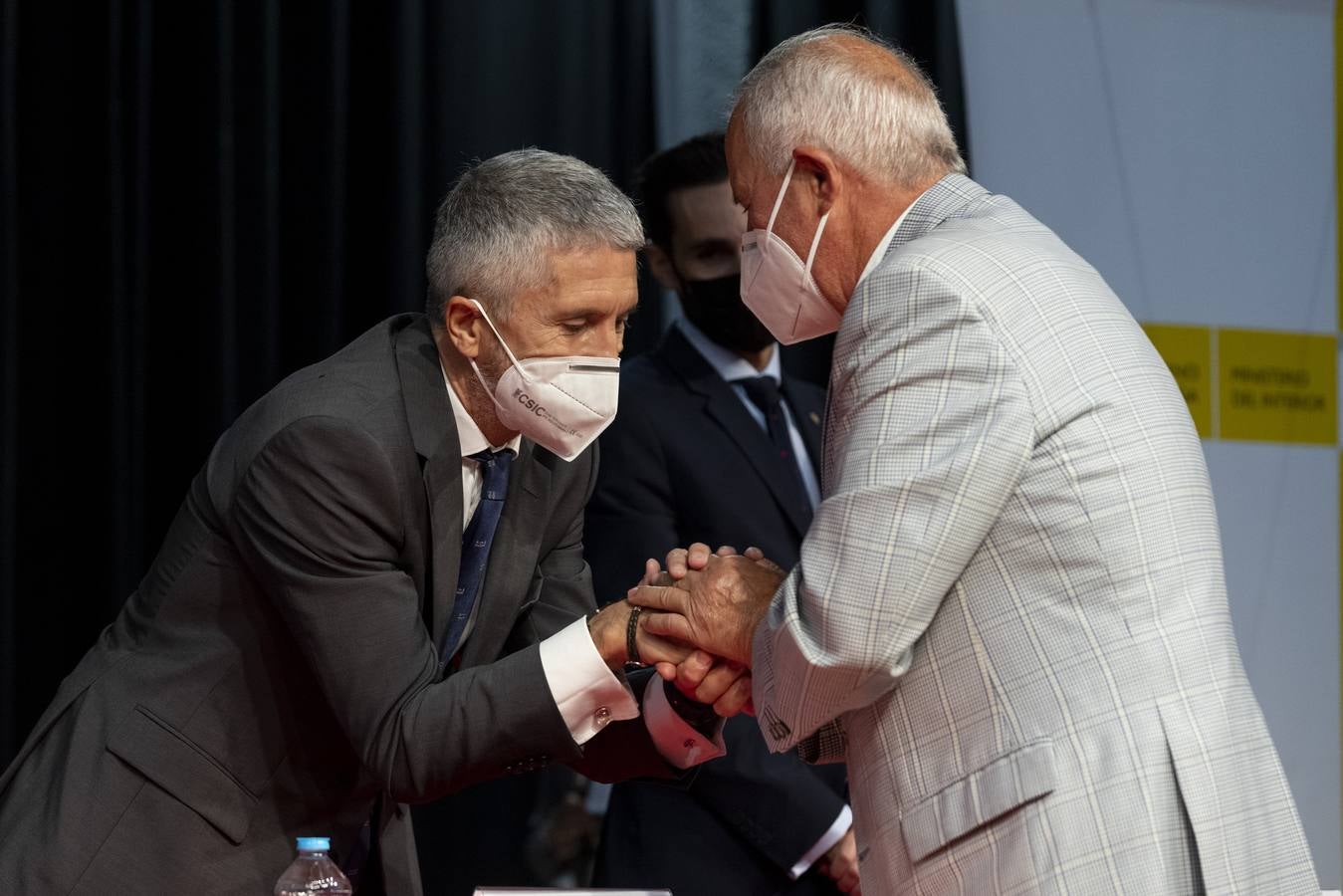 Fotos: Entrega de las medallas de Instituciones Penitenciarias en la cárcel de Villanubla