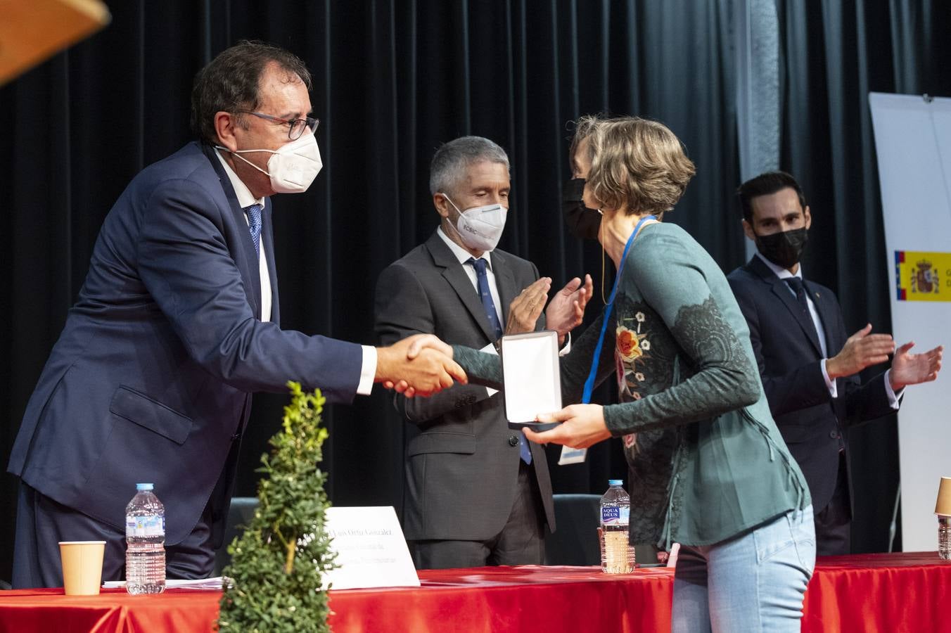 Fotos: Entrega de las medallas de Instituciones Penitenciarias en la cárcel de Villanubla