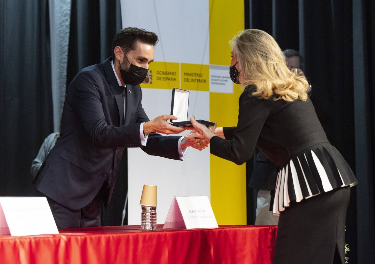 Fotos: Entrega de las medallas de Instituciones Penitenciarias en la cárcel de Villanubla