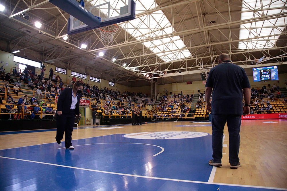 Un CB Avenida en construcción sin sus WNBA estrena su casillero de triunfos ligueros (66-48) ante Tenerife