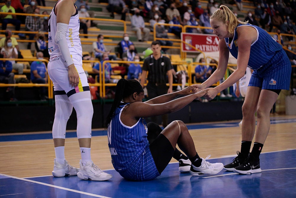 Un CB Avenida en construcción sin sus WNBA estrena su casillero de triunfos ligueros (66-48) ante Tenerife