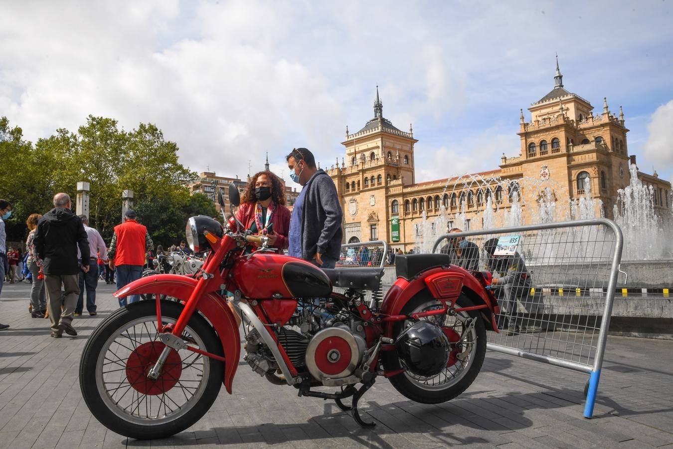 Fotos: Ambiente y entrega de premios en el Valladolid Motor Vintage (10)