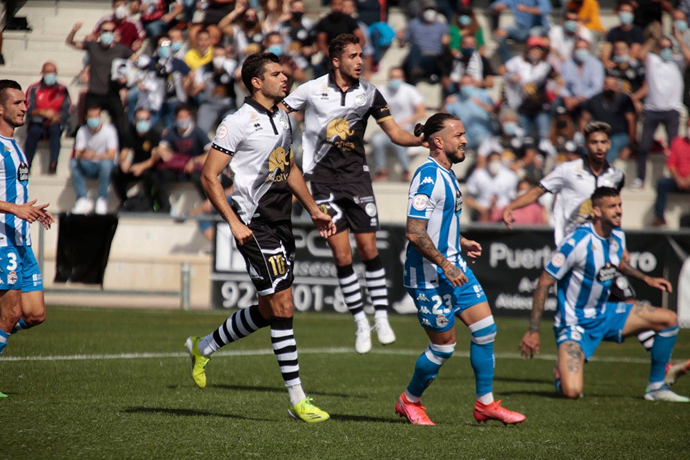 Victoria y liderato para Unionistas ante el Deportivo de La Coruña (2-1)