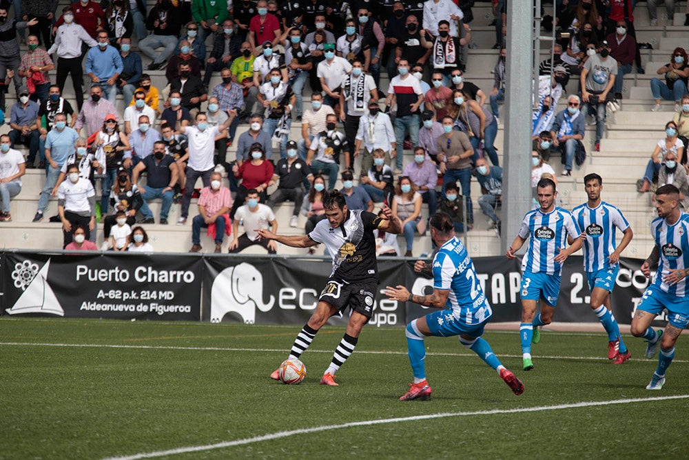 Victoria y liderato para Unionistas ante el Deportivo de La Coruña (2-1)