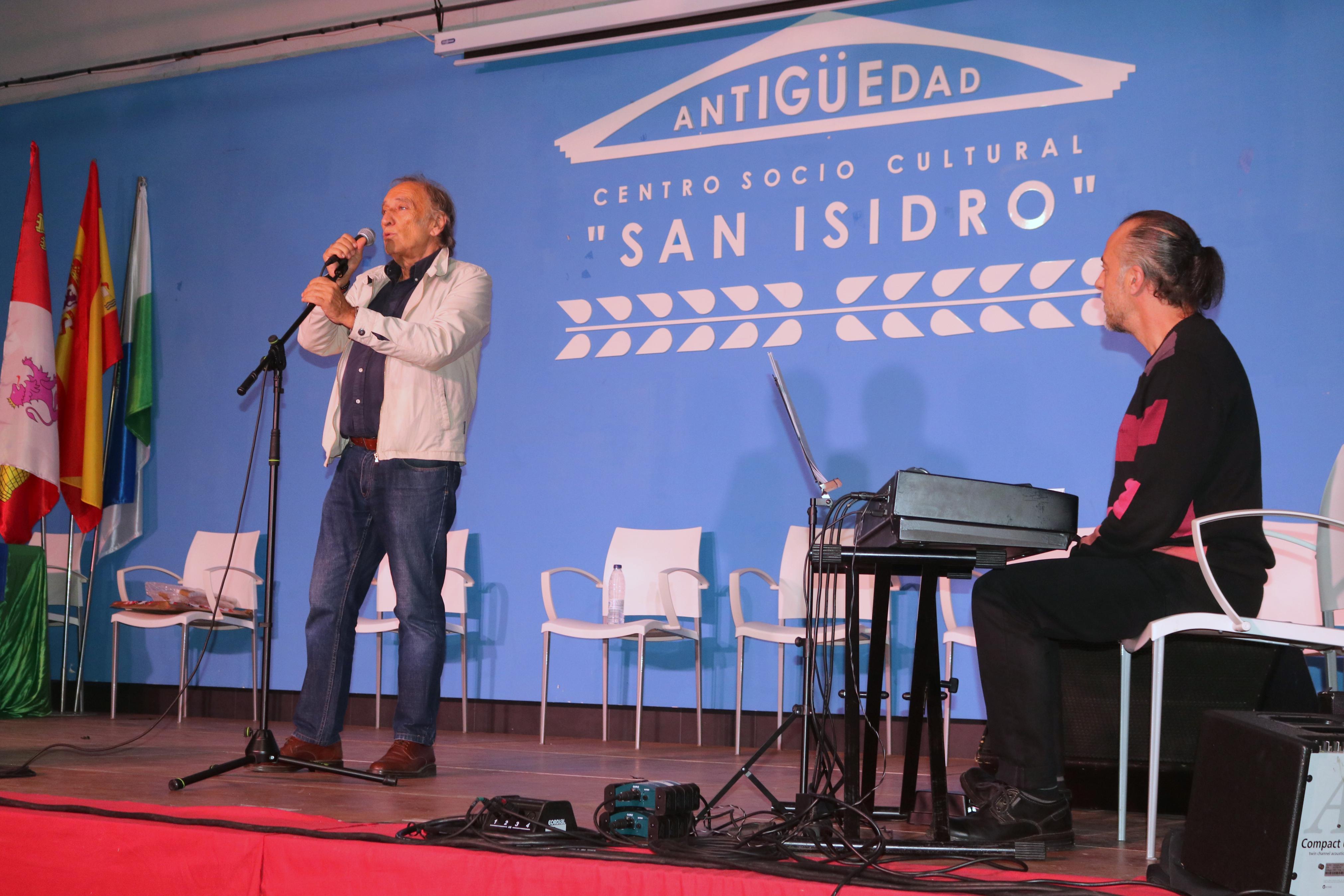 El periodista José María de Juana es nombrado 'Hijo Predilecto' de Antigüedad