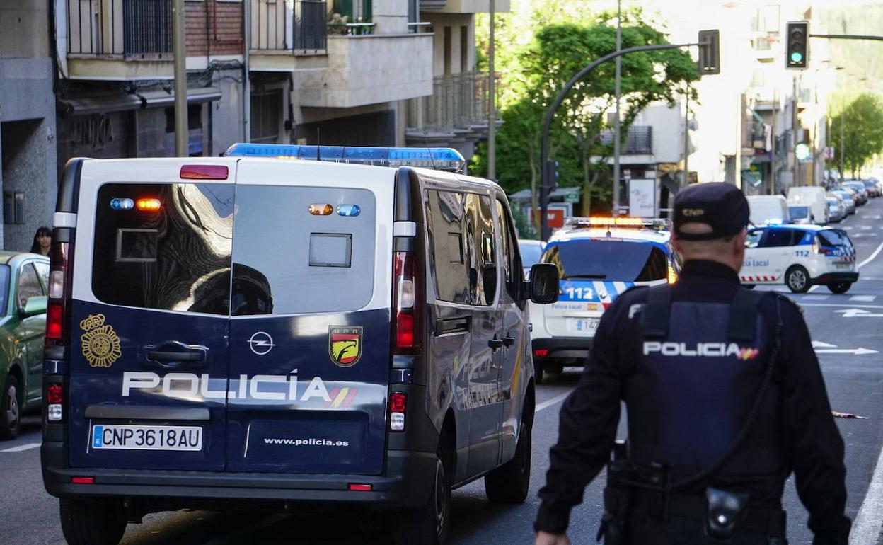Agrede a la dependienta de una tienda de Salamanca que le impedía salir con productos robados