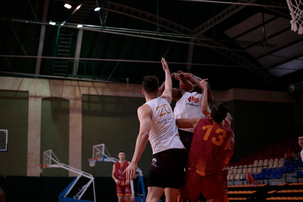 El Aquimisa Carbajosa Empresarial remonta al final al Zentro Madrid (82-74)