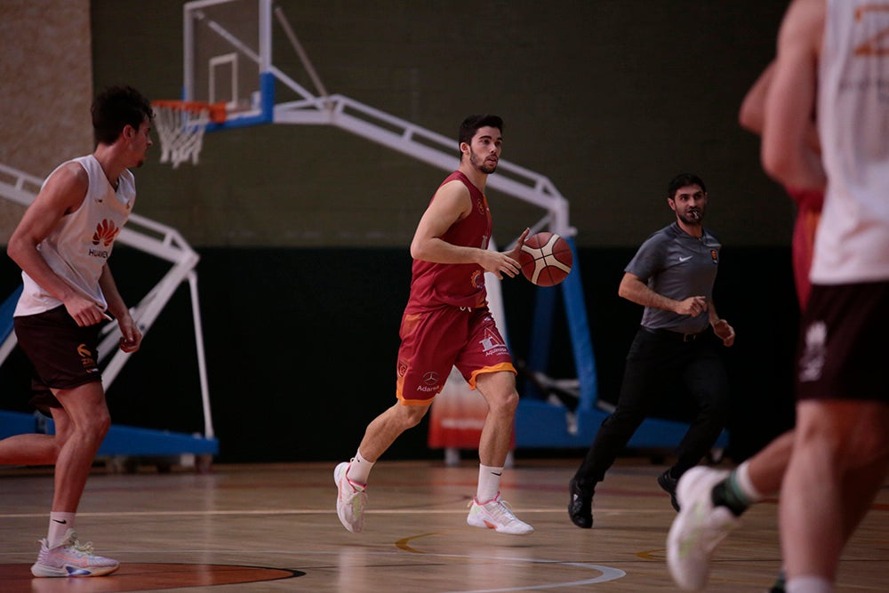 El Aquimisa Carbajosa Empresarial remonta al final al Zentro Madrid (82-74)