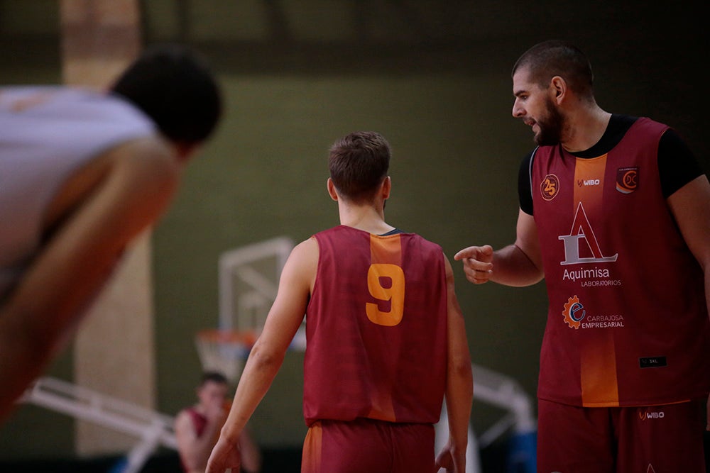 El Aquimisa Carbajosa Empresarial remonta al final al Zentro Madrid (82-74)