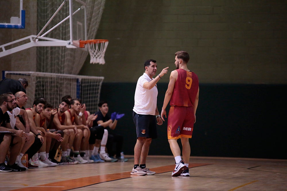 El Aquimisa Carbajosa Empresarial remonta al final al Zentro Madrid (82-74)