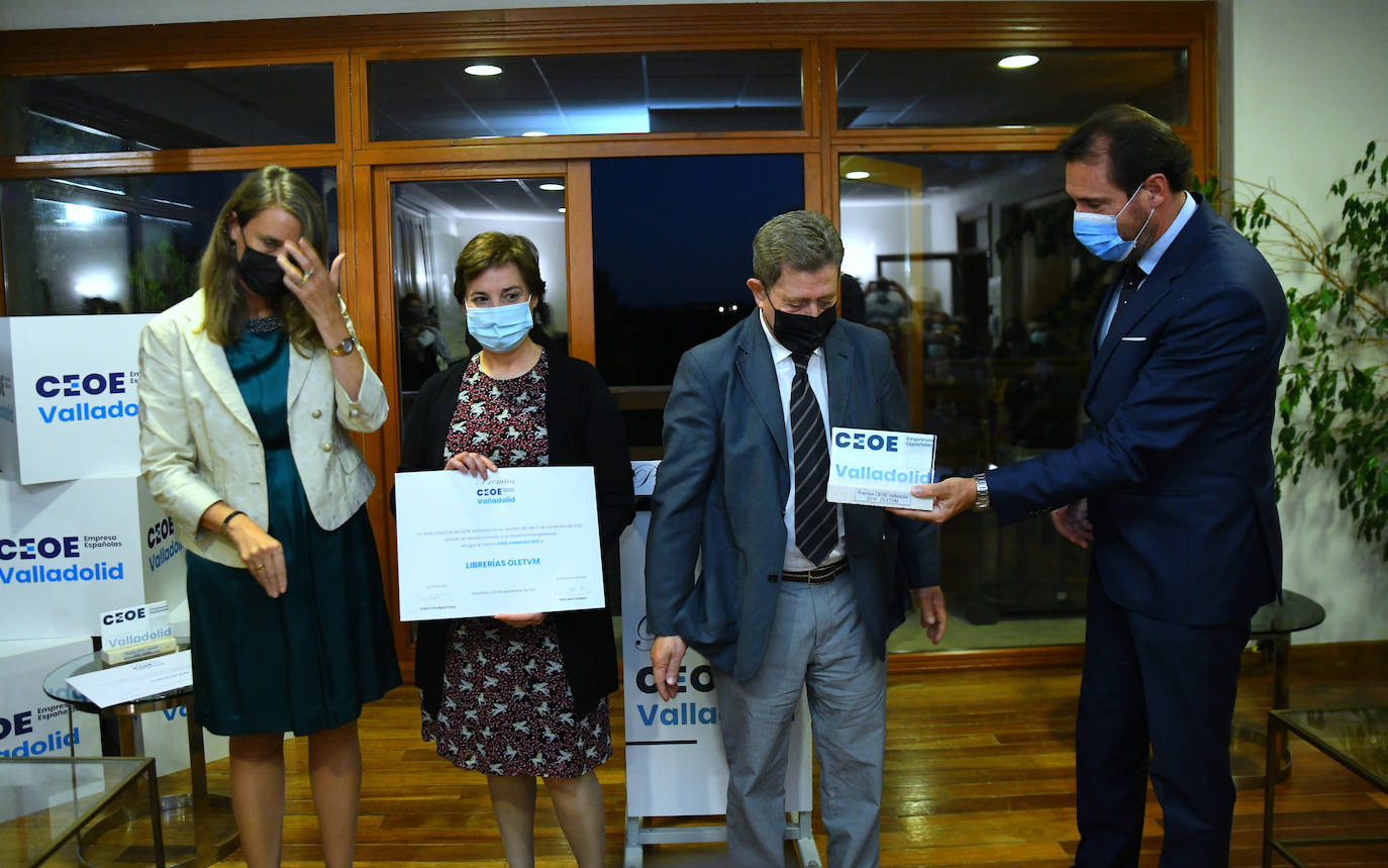 Fotos: Premios de CEOE Valladolid para la librería OLETVM y la farmacéutica Curia